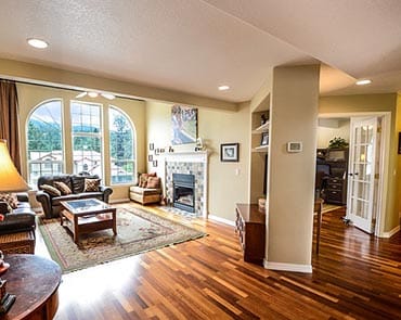 When Should you Choose Vinyl Flooring? Advantages & Disadvantages