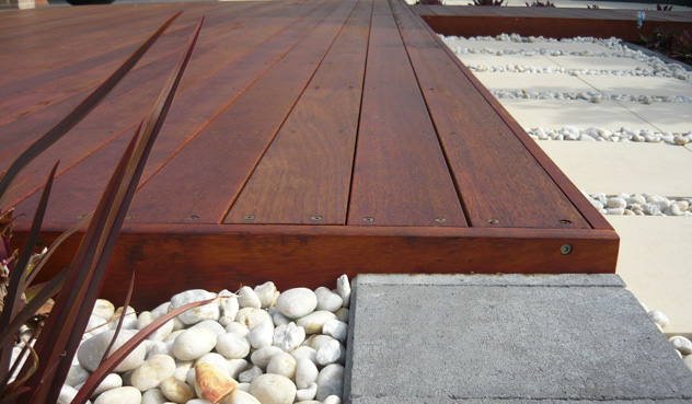 What is outdoor decking and reasons to opt for it?